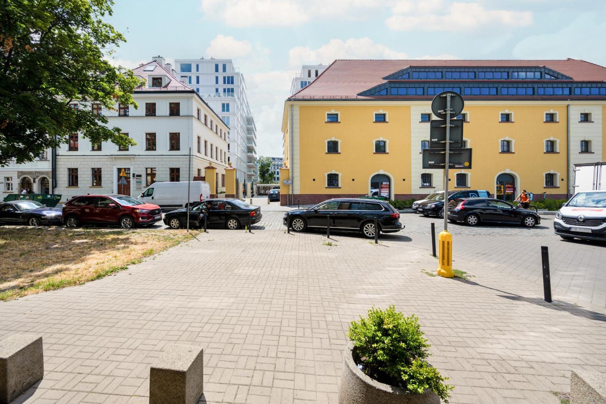 Elegant Apartment With Balcony By The Oder River In Wroclaw By Renters Prestige Exterior photo