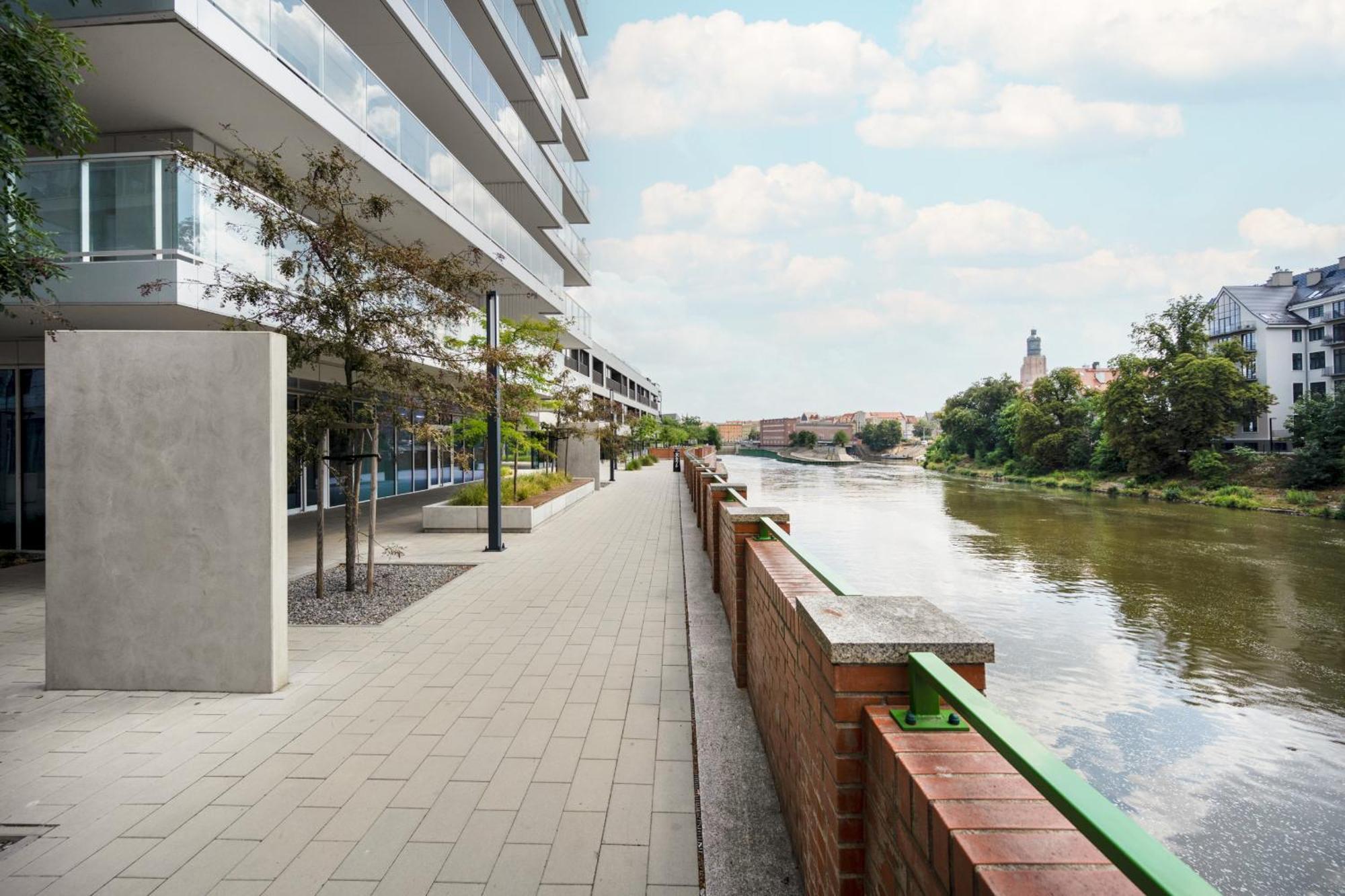 Elegant Apartment With Balcony By The Oder River In Wroclaw By Renters Prestige Exterior photo